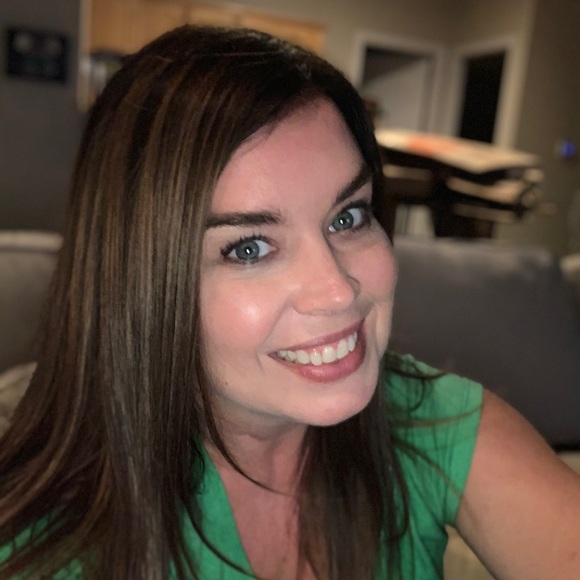Meet your Posher, Lisa - Picture 1 of 1